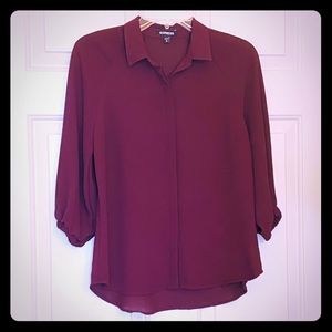 Express. Button down. Blouse. Burgundy. S/P.